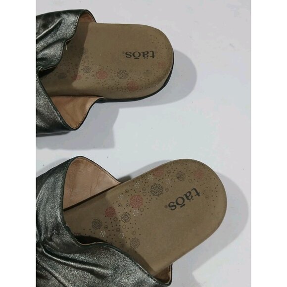 Taos Gift 2 Silver Leather Slide Thong Sandals - Picture 3 of 7